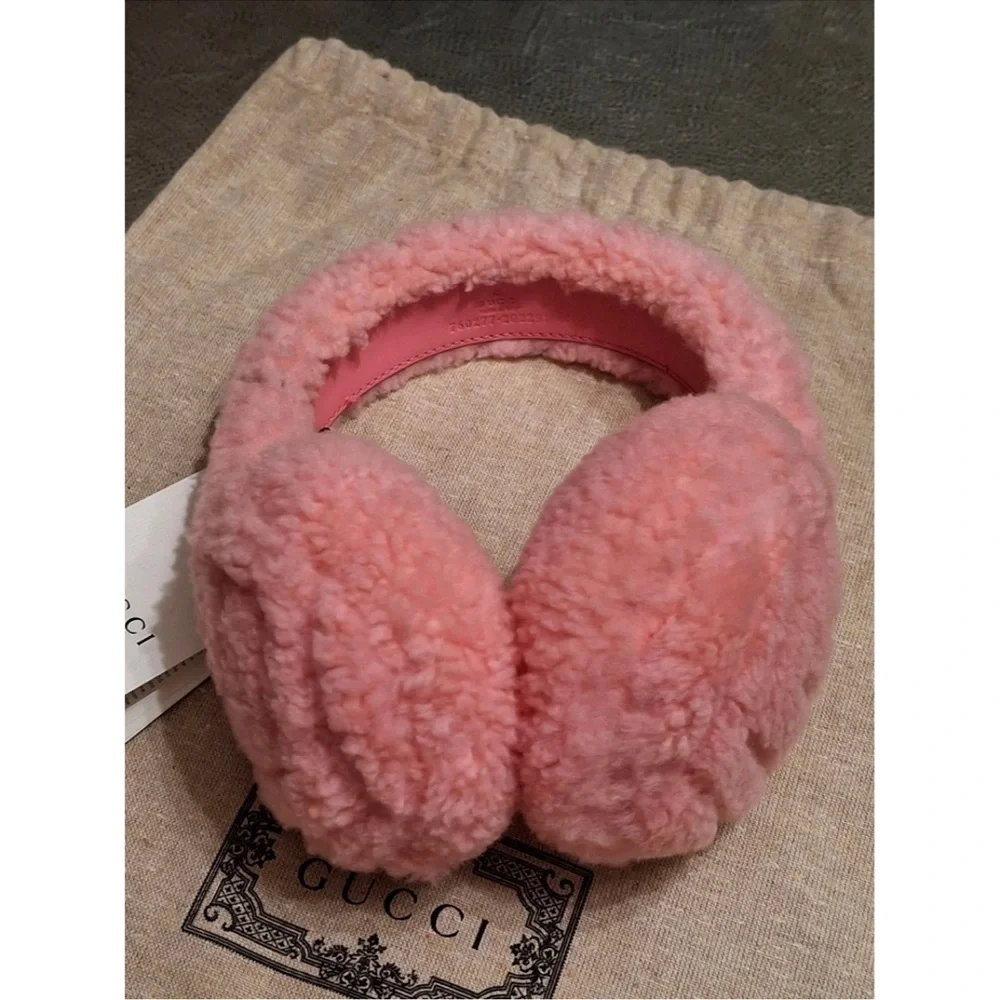 Gucci‎ beige Fuzzy Ear Muffs